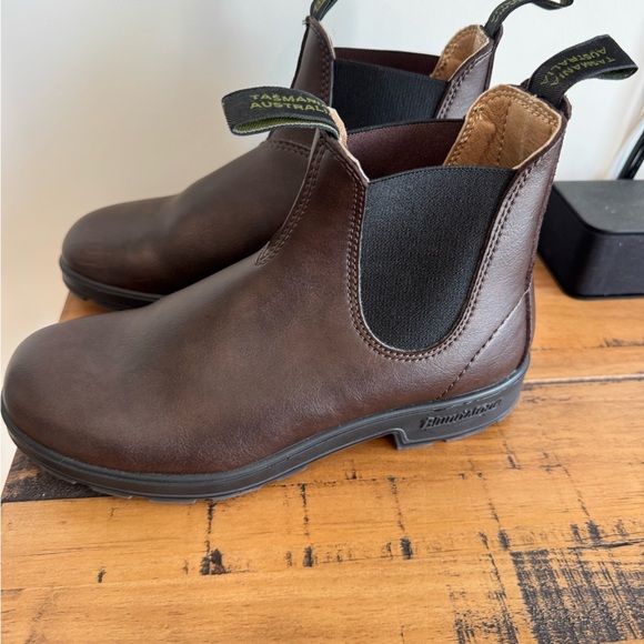 Blundstone Shoes - Blundstone women's boots size 9